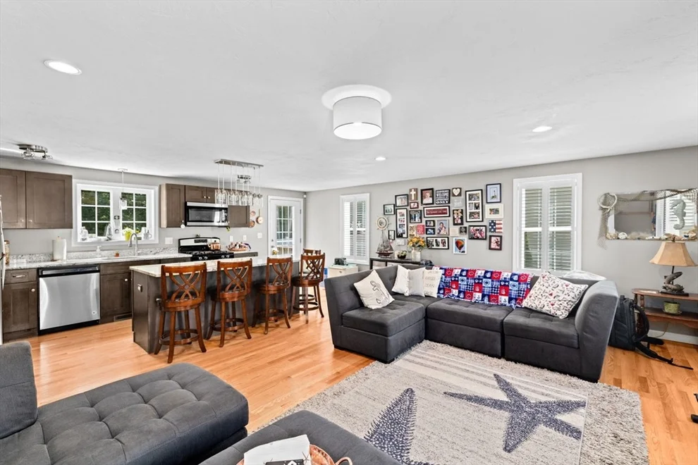 Unit for sale at 3 Winter Hollow, Plymouth, MA 02360