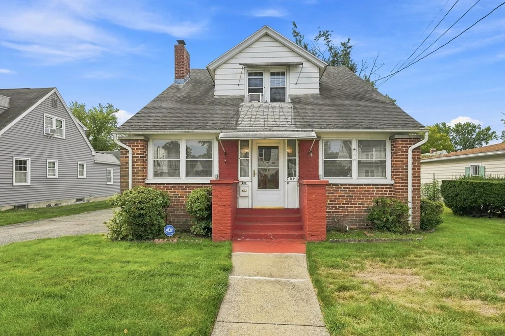 Unit for sale at 764 Allen St, Springfield, MA 01118