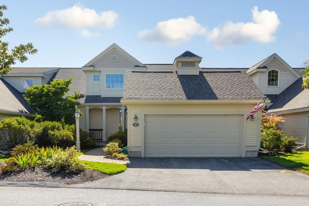 Unit for sale at 51 Carriage Hill Circle, Southborough, MA 01772