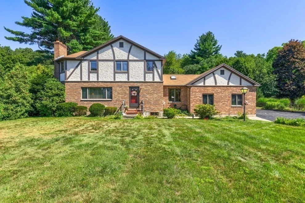 Unit for sale at 199 Main St, Shrewsbury, MA 01545