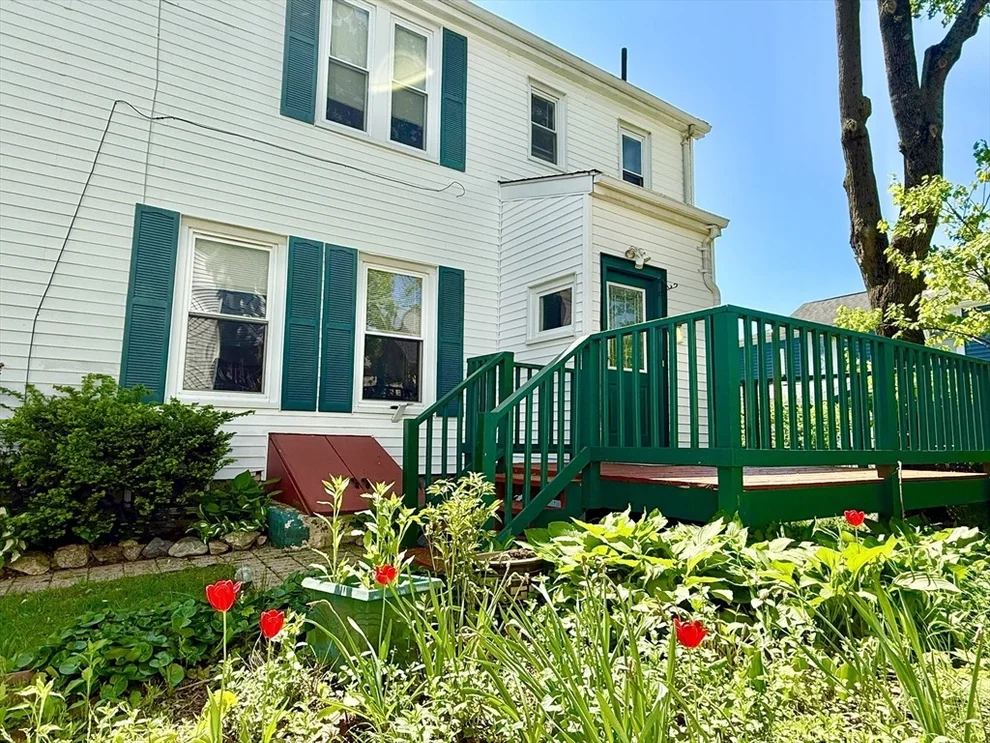 Unit for sale at 19 Kunkel Pl, Dedham, MA 02026