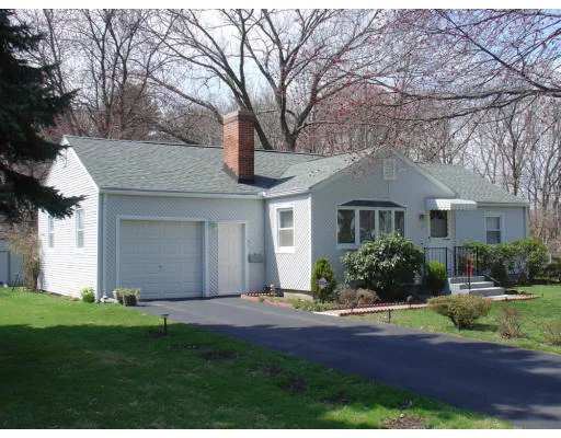Unit for sale at 156 Lancashire Road, Springfield, MA 01104