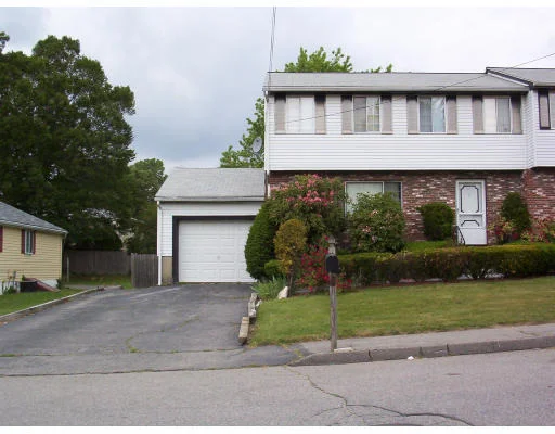 Unit for sale at 11 Linden Park Dr, Randolph, MA 02368