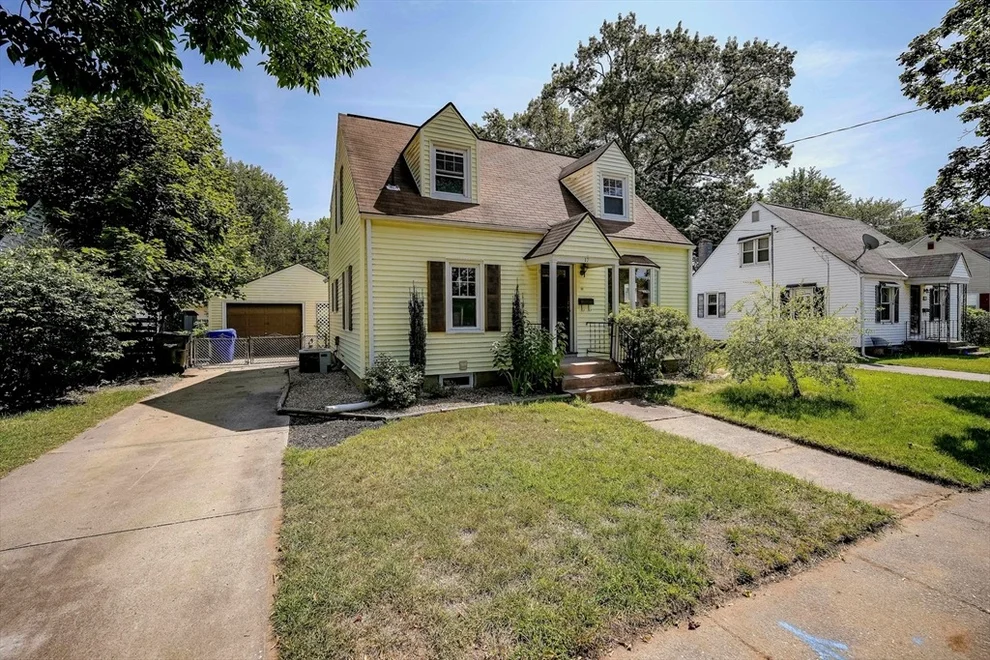 Unit for sale at 17 Marquette St, Springfield, MA 01104