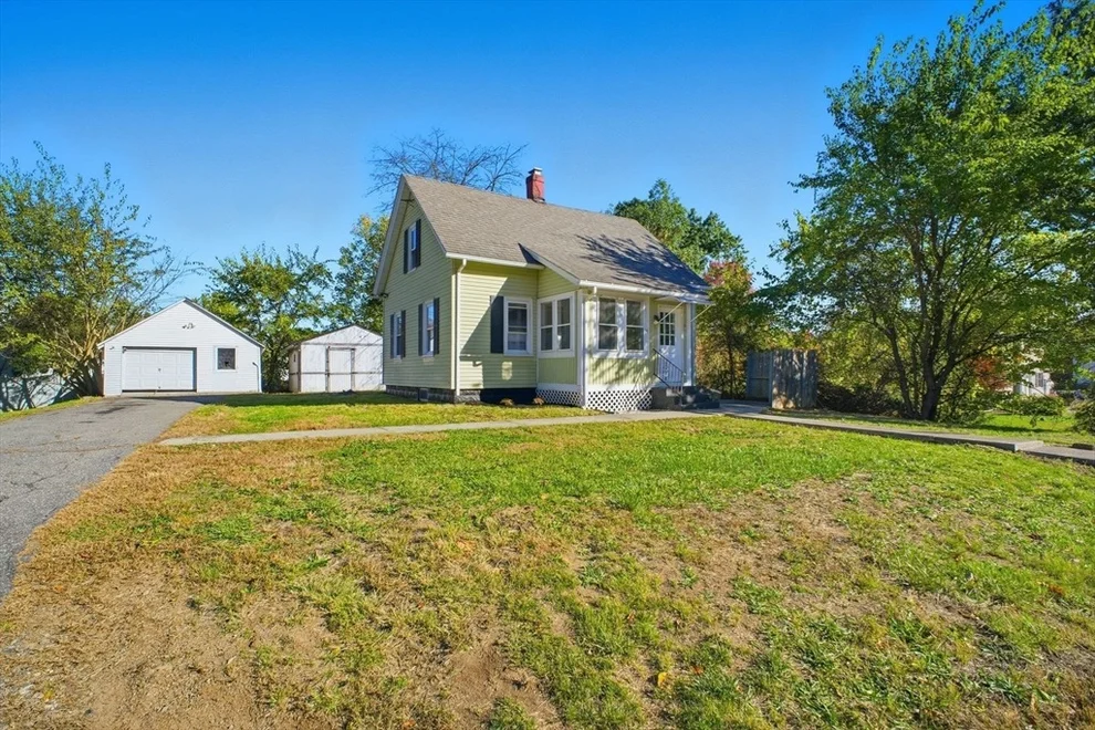 Unit for sale at 114 Connecticut Ave, West Springfield, MA 01089