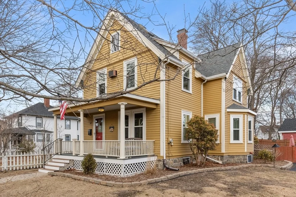 Unit for sale at 3 Grove St, Lynnfield, MA 01940