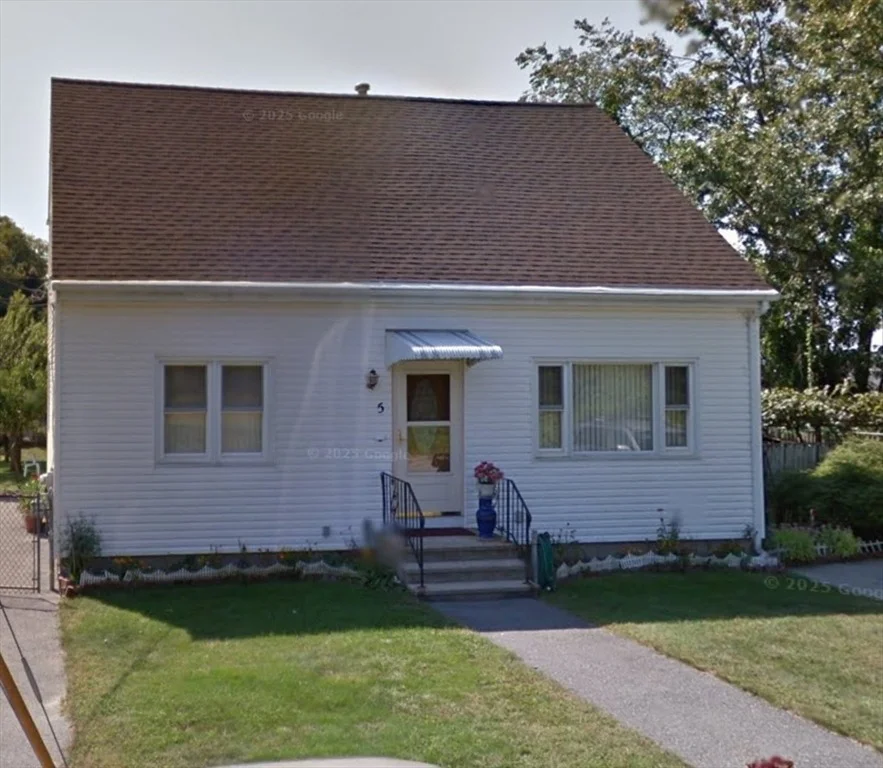 Unit for sale at 5 Wayland St, Fall River, MA 02720