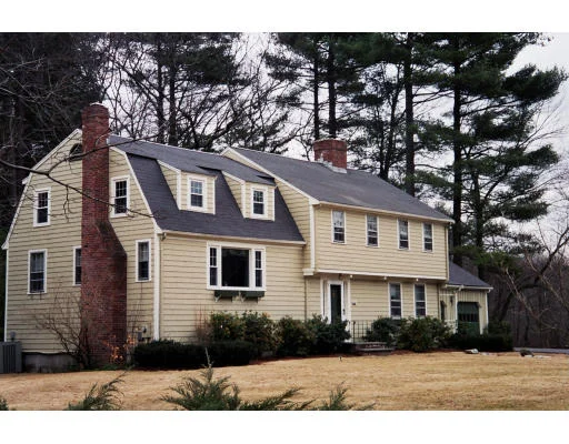 Unit for sale at 10 Indian Hill Road, Medfield, MA 02052