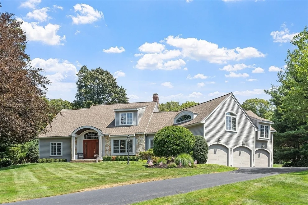 Unit for sale at 661 Osgood St, North Andover, MA 01845
