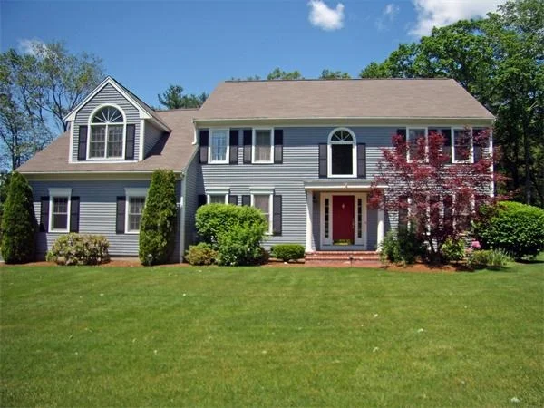 Unit for sale at 4 Edson Rd, Natick, MA 01760