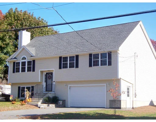 Unit for sale at 196 Shawsheen Ave, Wilmington, MA 01887
