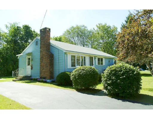Unit for sale at 16 Heritage Lane, Sutton, MA 01590