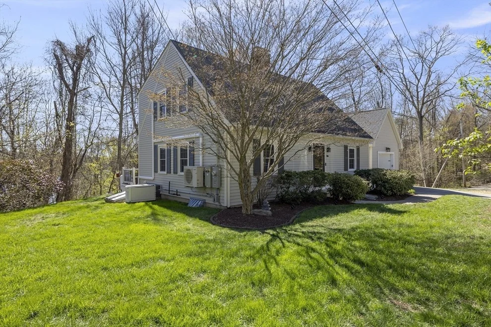 Unit for sale at 4 Avalon Pl, West Brookfield, MA 01585