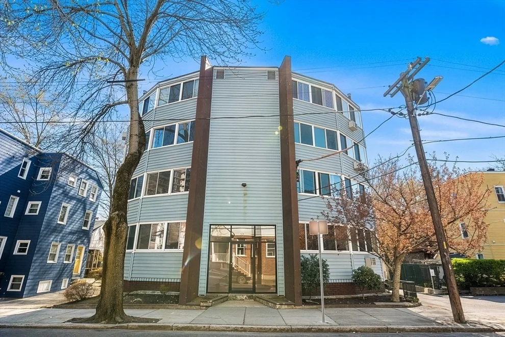 Unit for sale at 516 Green St, Cambridge, MA 02139