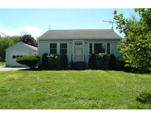 Unit for sale at 729 King St, Franklin, MA 02038
