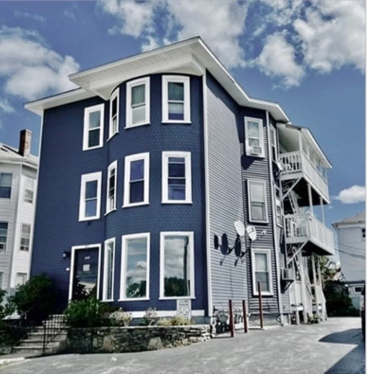 Unit for sale at 345 Park Ave, Worcester, MA 01610