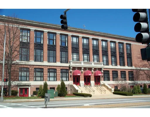 Unit for sale at 60 Salisbury St, Worcester, MA 01609