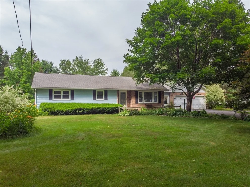 Unit for sale at 4 Pitcherville Rd, Hubbardston, MA 01452