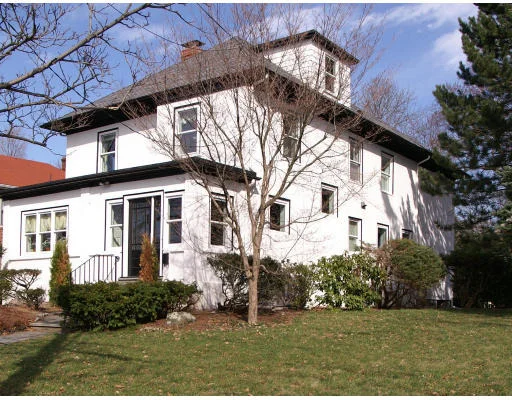 Unit for sale at 176 East Side Pkwy, Newton, MA 02458