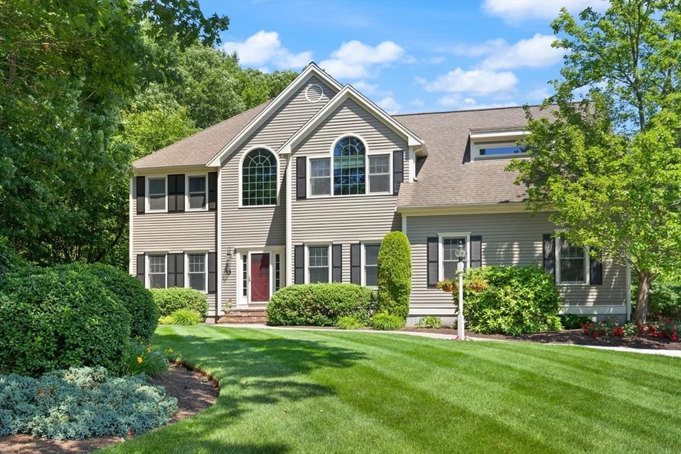 Unit for sale at 15 Aspen Hollow Dr, Easton, MA 02356