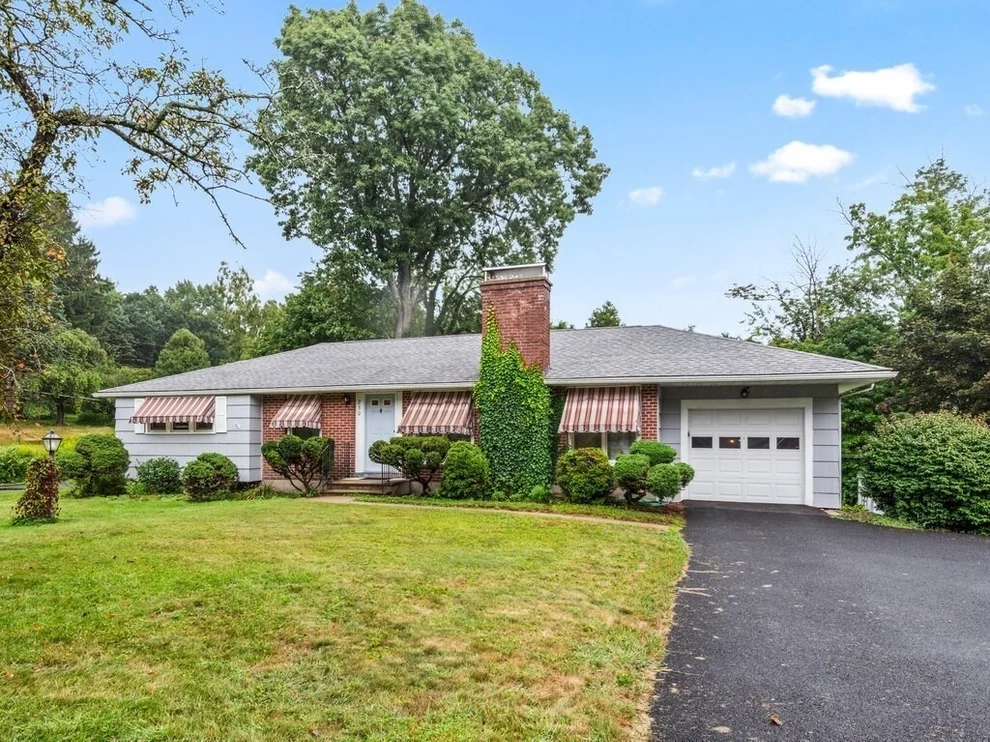 Unit for sale at 230 Brattle St, Holden, MA 01520