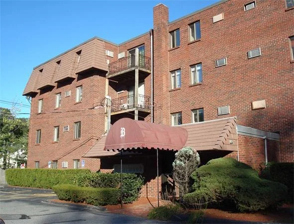 Unit for sale at 5 Washington St, Reading, MA 01867