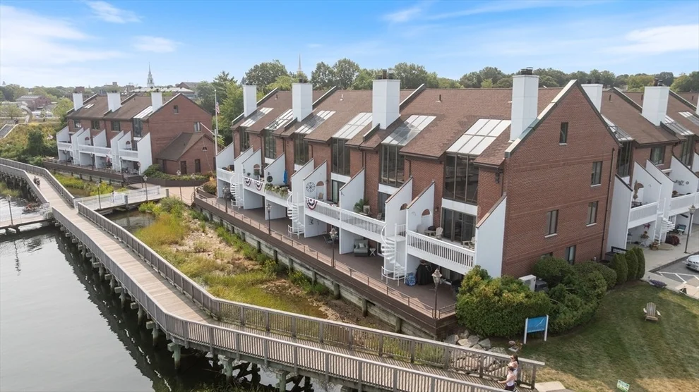 Unit for sale at 126 Merrimac St, Newburyport, MA 01950