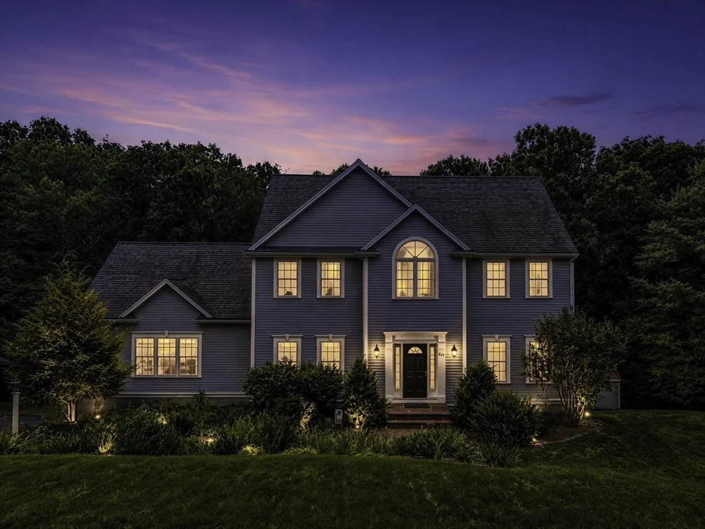 Unit for sale at 161 South St, Upton, MA 01568