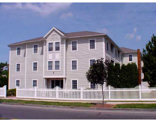 Unit for sale at 234 Water St, Wakefield, MA 01880