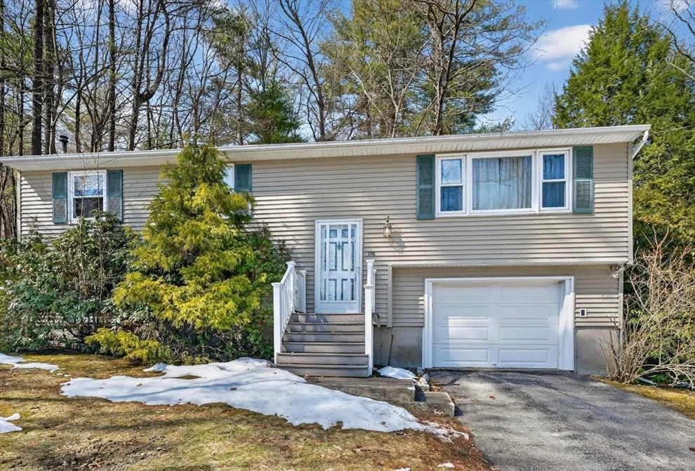 Unit for sale at 136 Dudley Rd, Oxford, MA 01540