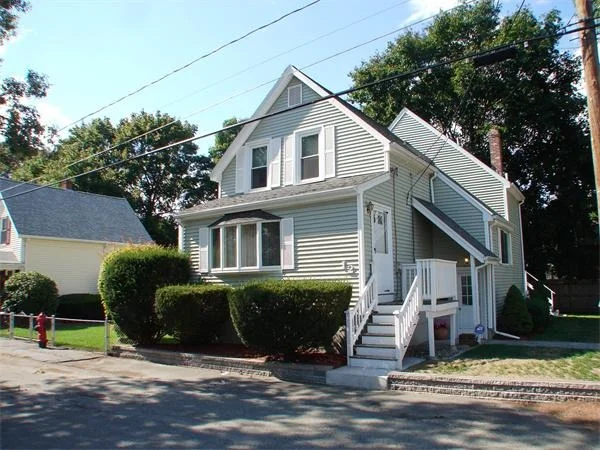 Unit for sale at 12 Gregg St, Woburn, MA 01801