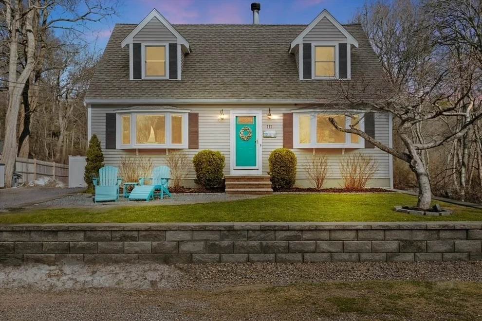 Unit for sale at 111 Pinecrest Beach Dr, Falmouth, MA 02536