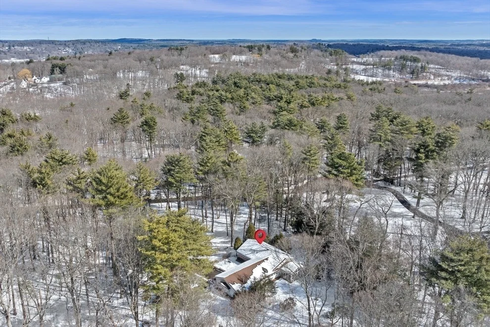 Unit for sale at 15 Johns Ln, Topsfield, MA 01983