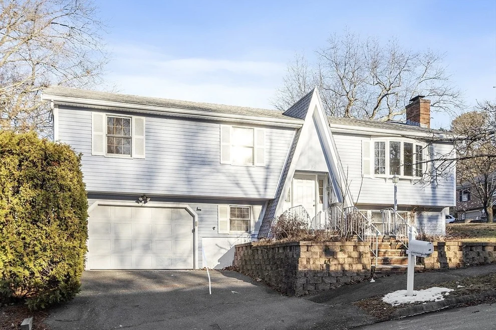 Unit for sale at 27 Donnelly Dr, Lynn, MA 01904