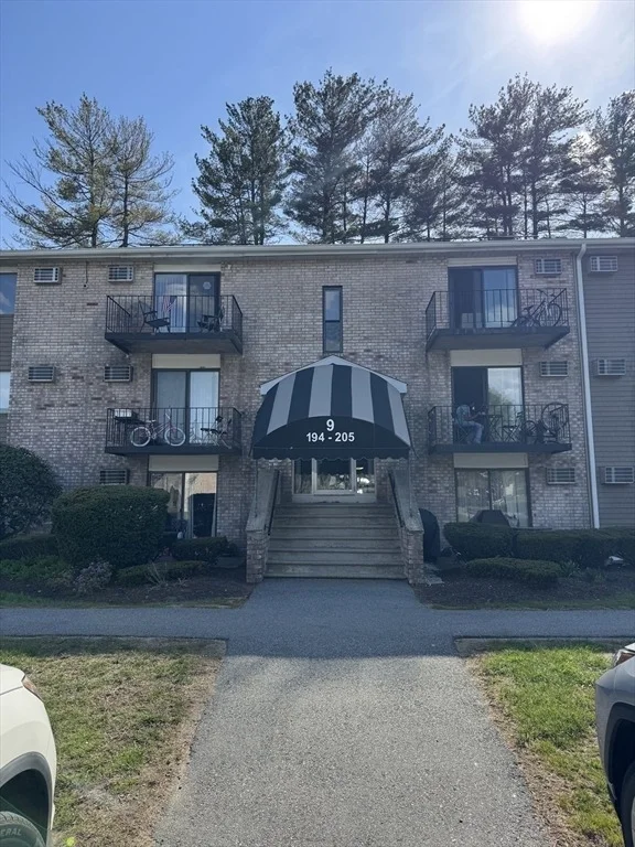 Unit for sale at 440 North Ave, Haverhill, MA 01830