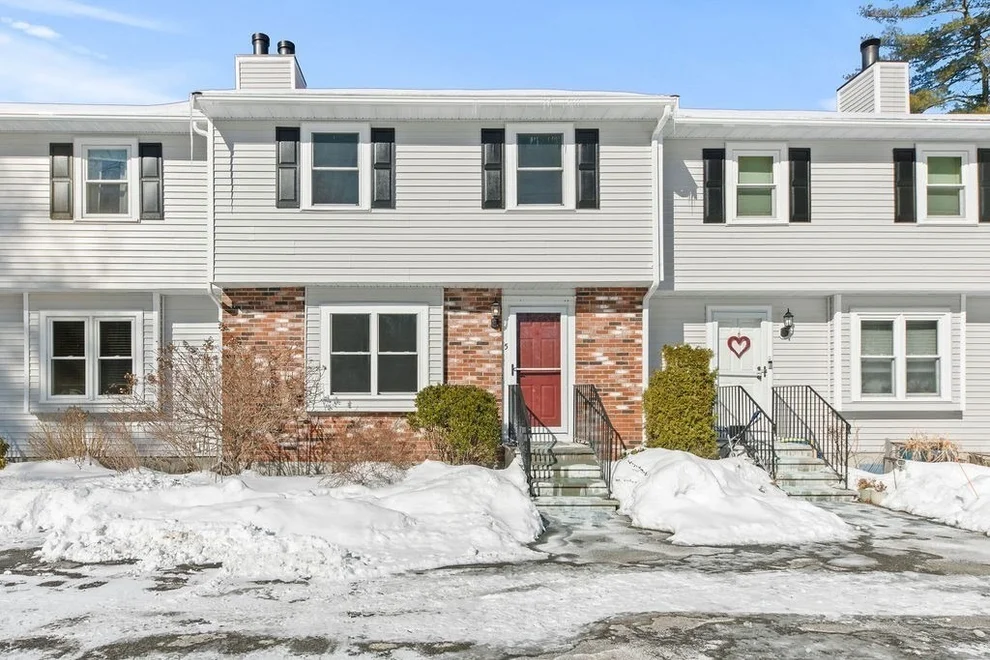 Unit for sale at 5 Robin Cir, Norton, MA 02766