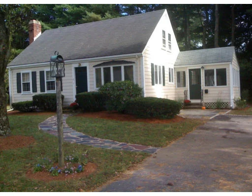 Unit for sale at 8 Morningside Dr, Walpole, MA 02081