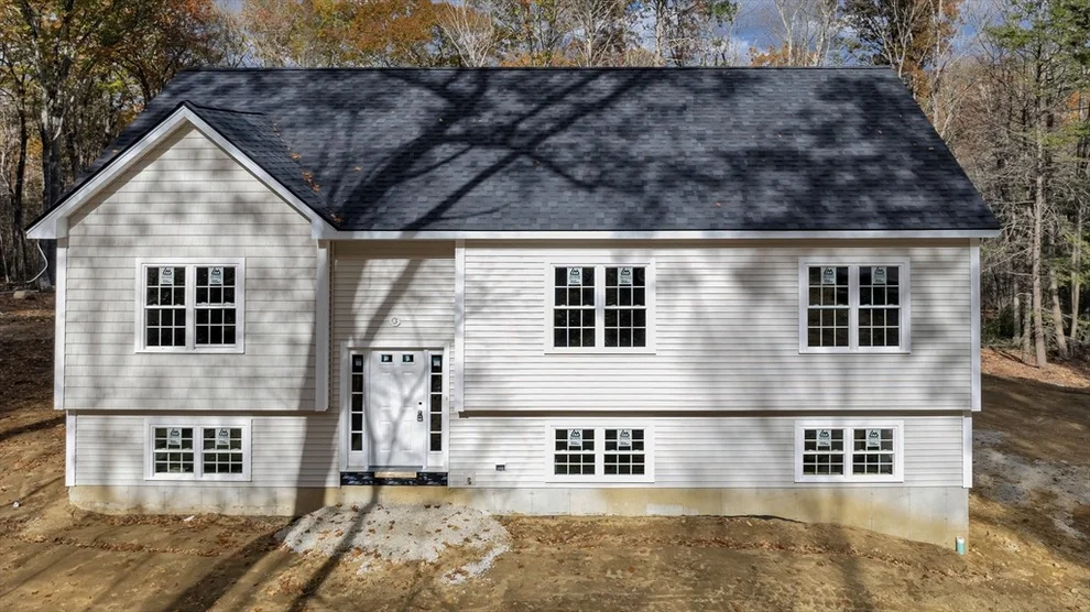 Unit for sale at 87 Vinton Road, Holland, MA 01521