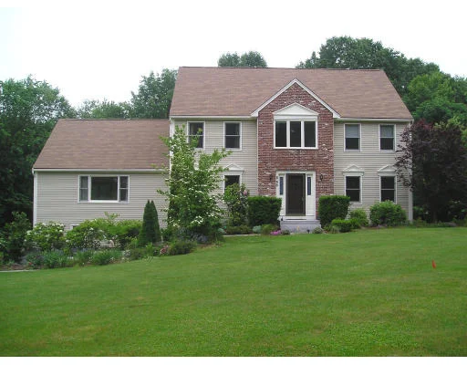 Unit for sale at 646 South Street, Shrewsbury, MA 01545