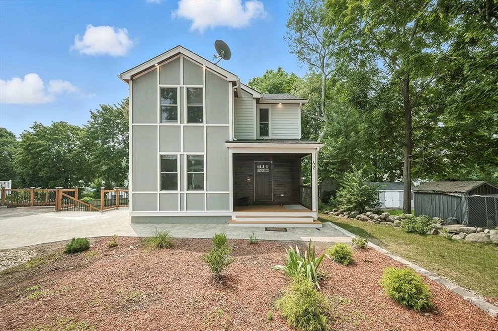 Unit for sale at 42 Oak St East, Braintree, MA 02184