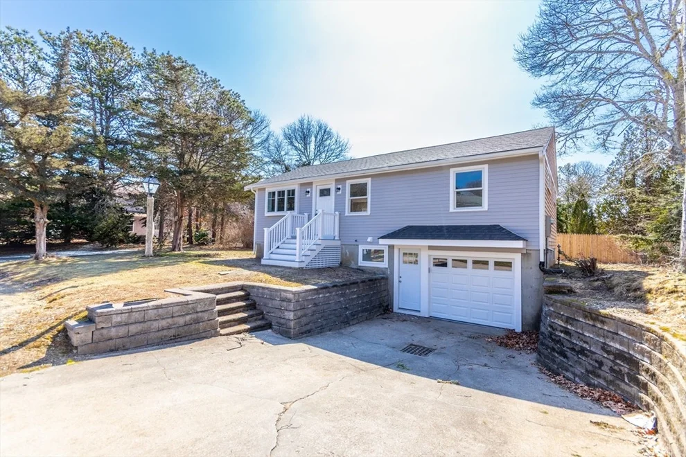 Unit for sale at 24 Weatherglass Ln, Falmouth, MA 02536