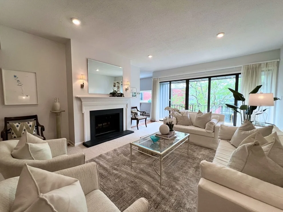 Unit for sale at 65 Grove St, Wellesley, MA 02482