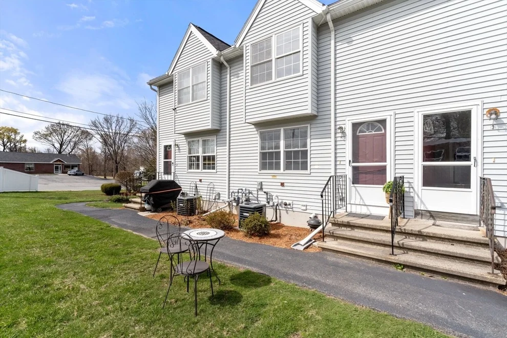 Unit for sale at 5 Kennedy Dr, Chelmsford, MA 01863