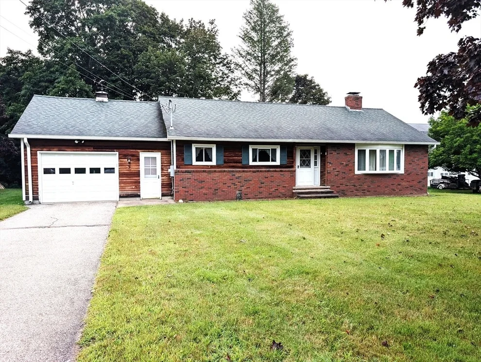 Unit for sale at 7 Allen St, West Brookfield, MA 01585