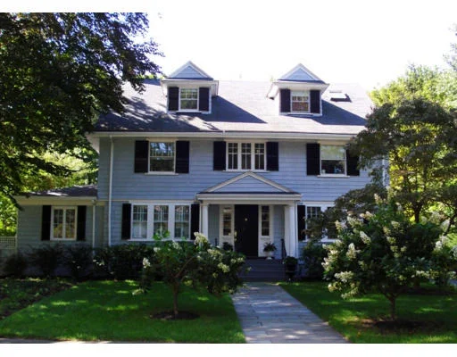 Unit for sale at 7 Arlington Rd, Wellesley, MA 02481