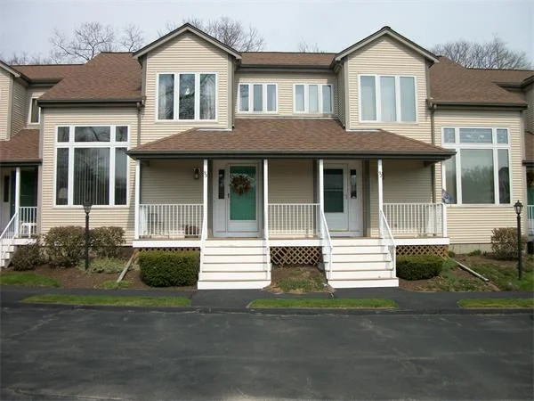 Unit for sale at 93 Willow Pond Dr, Rockland, MA 02370