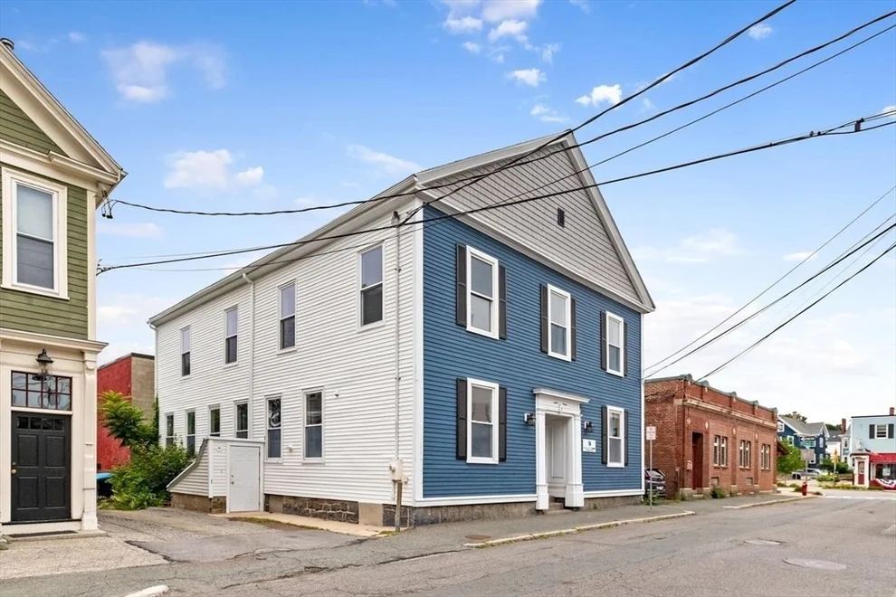 Unit for sale at 7 Foster Street, Wakefield, MA 01880