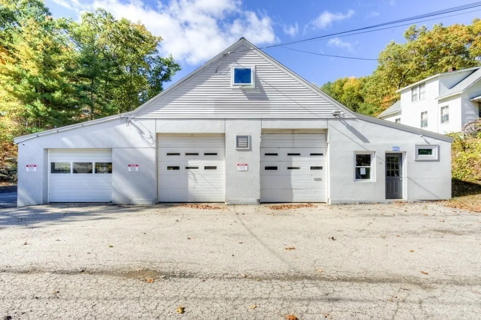 Unit for sale at 32 Boston Rd, Sutton, MA 01590
