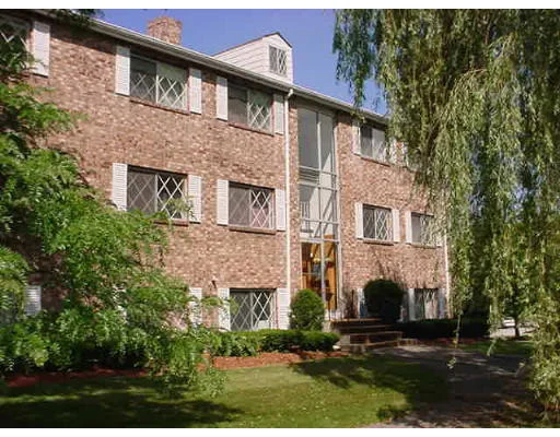 Unit for sale at 8 Fernview Ave, North Andover, MA 01845