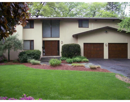 Unit for sale at 34 Marthas Ln, Brookline, MA 02467